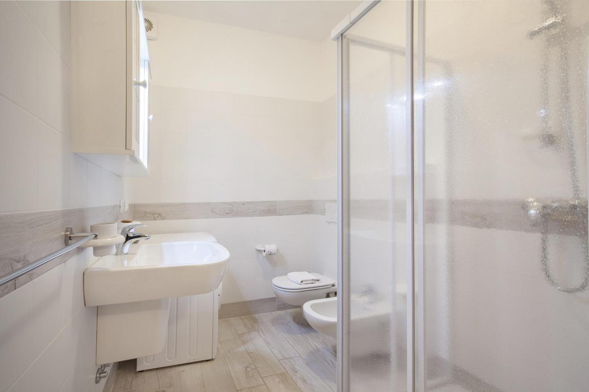 Apartment Rosa Cinderella Lazise Exteriör bild