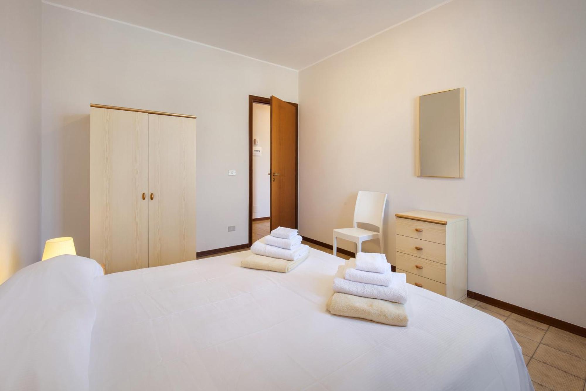 Apartment Rosa Cinderella Lazise Exteriör bild