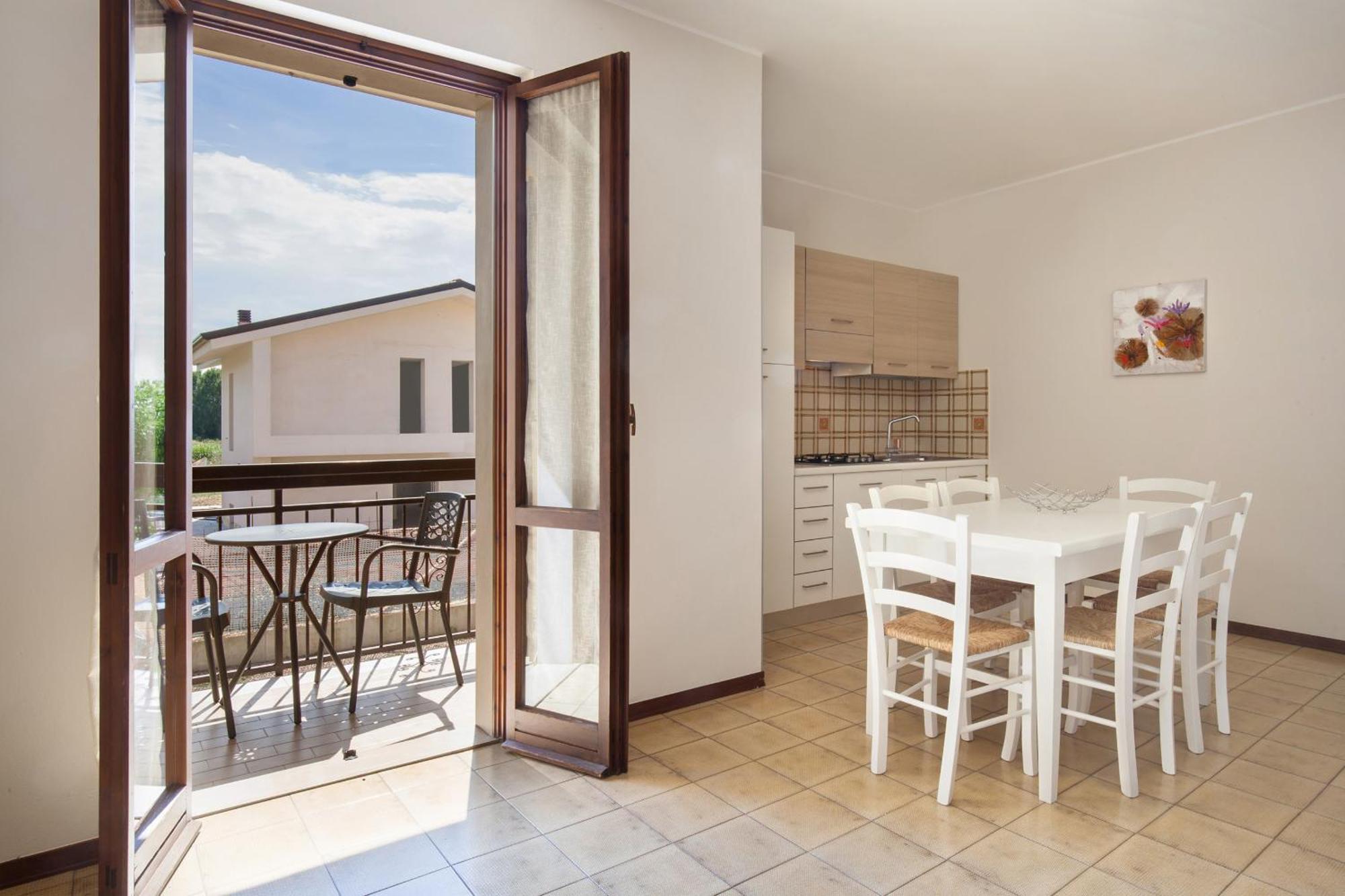 Apartment Rosa Cinderella Lazise Exteriör bild