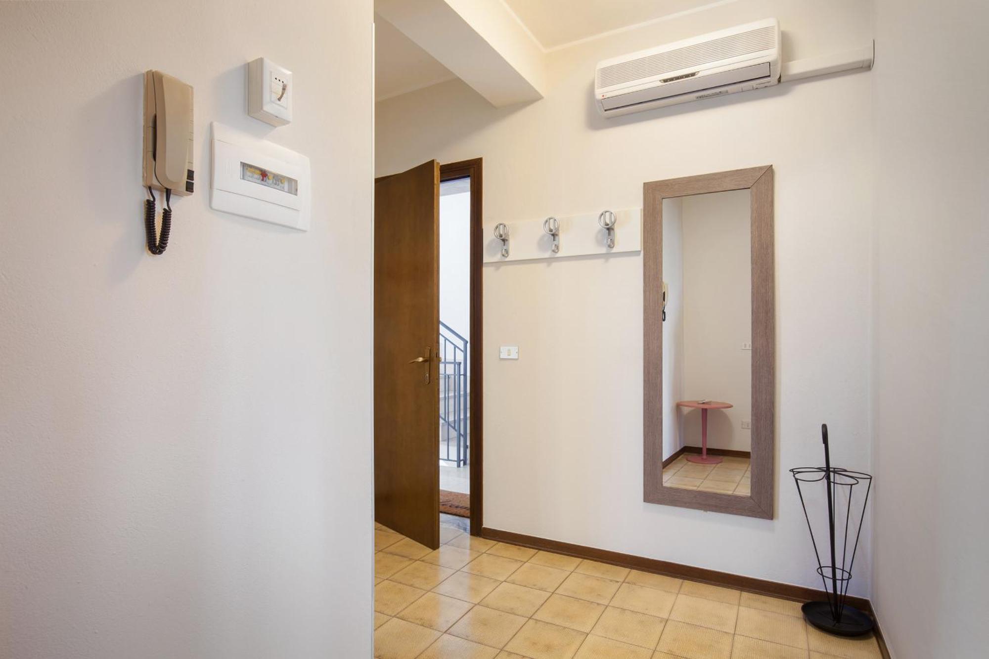 Apartment Rosa Cinderella Lazise Exteriör bild